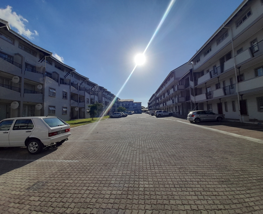 8 Bedroom Property for Sale in Uitzicht Western Cape